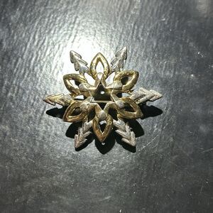 Napier Two Tone Snowflake Brooch Gold Silver Layered Geometric Vintage Christmas